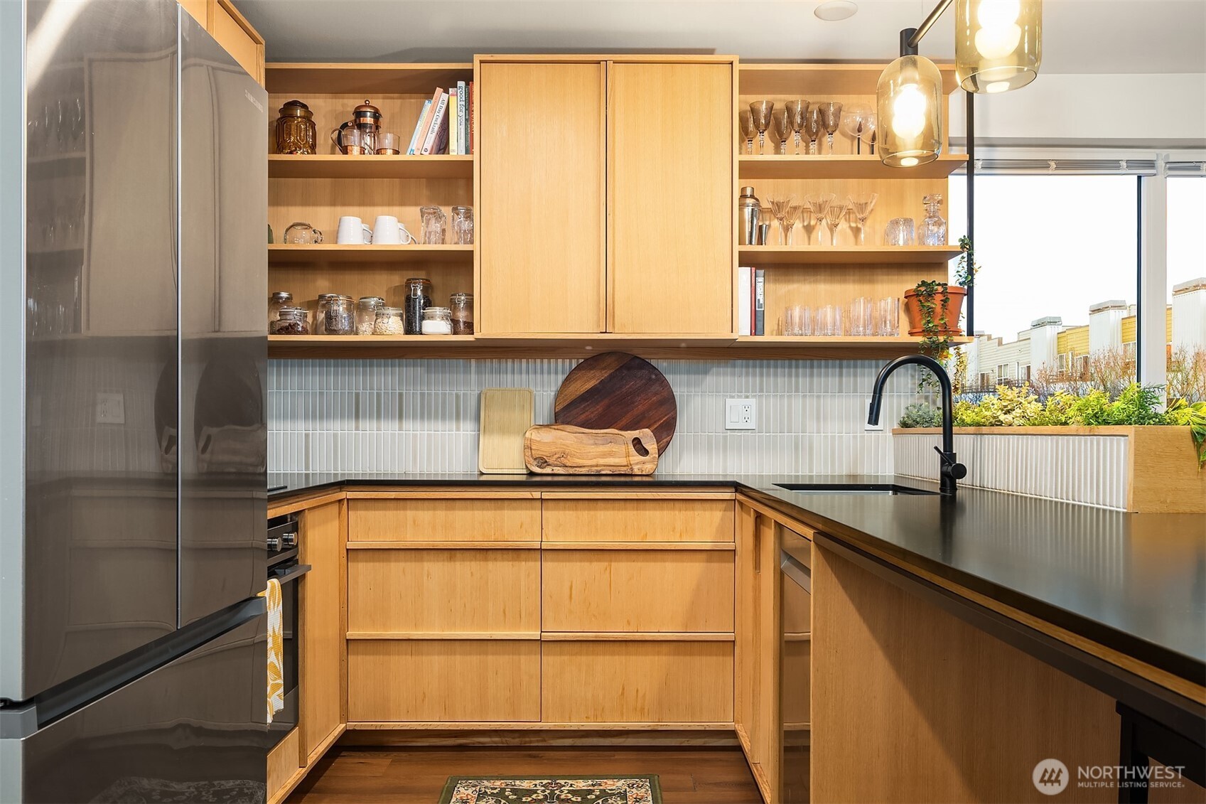 2504 Western Avenue #422, Seattle, WA 98121