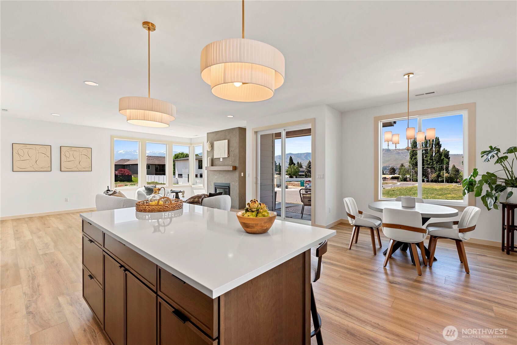 107 Chadwick Street NW, East Wenatchee, WA 98802