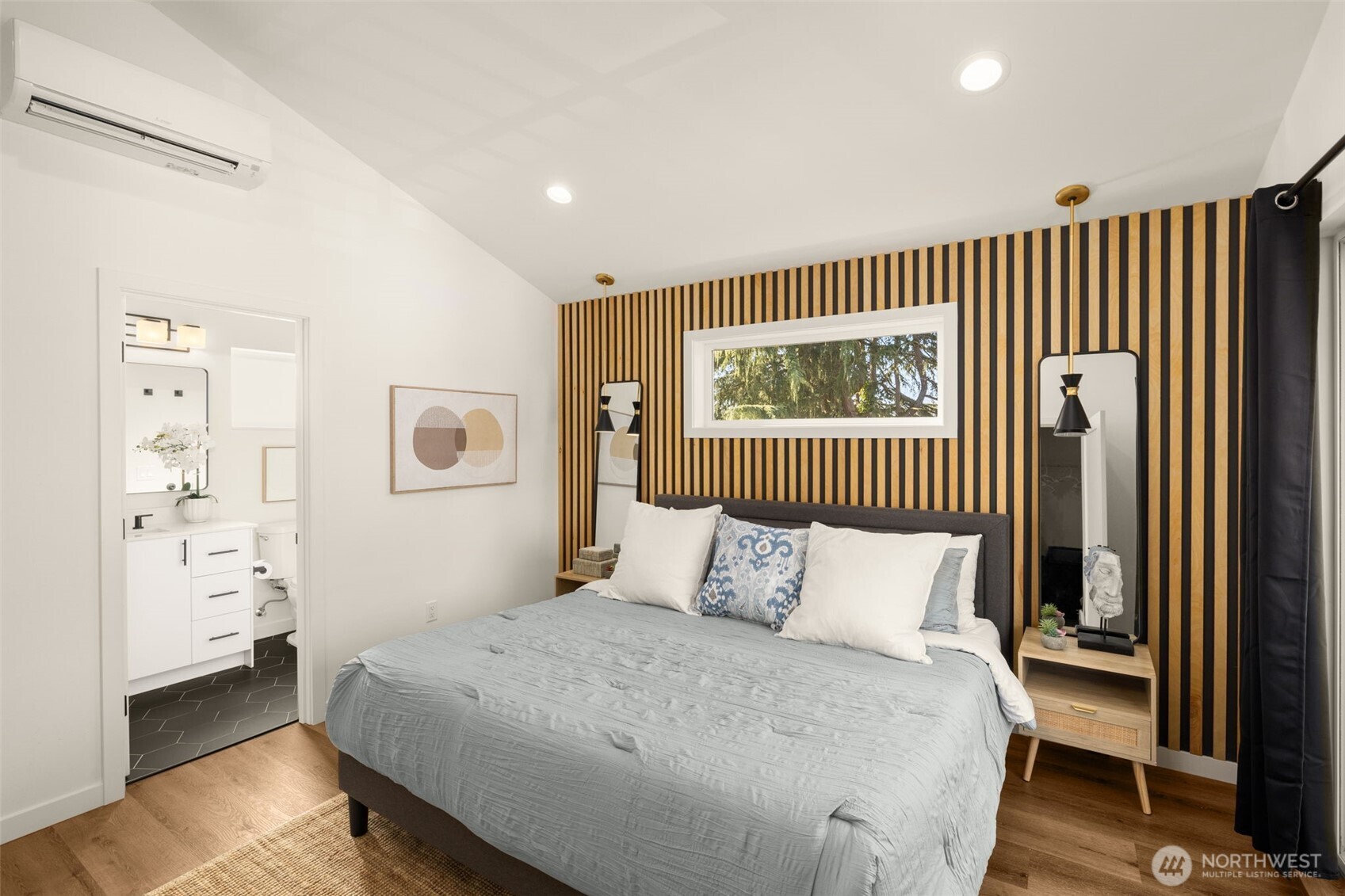 1405 N 103rd Street , Seattle, WA 98133