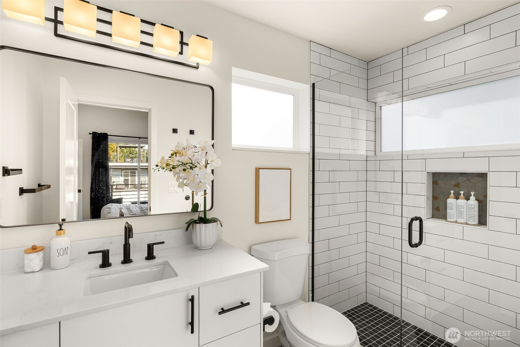 1405 N 103rd Street , Seattle, WA 98133