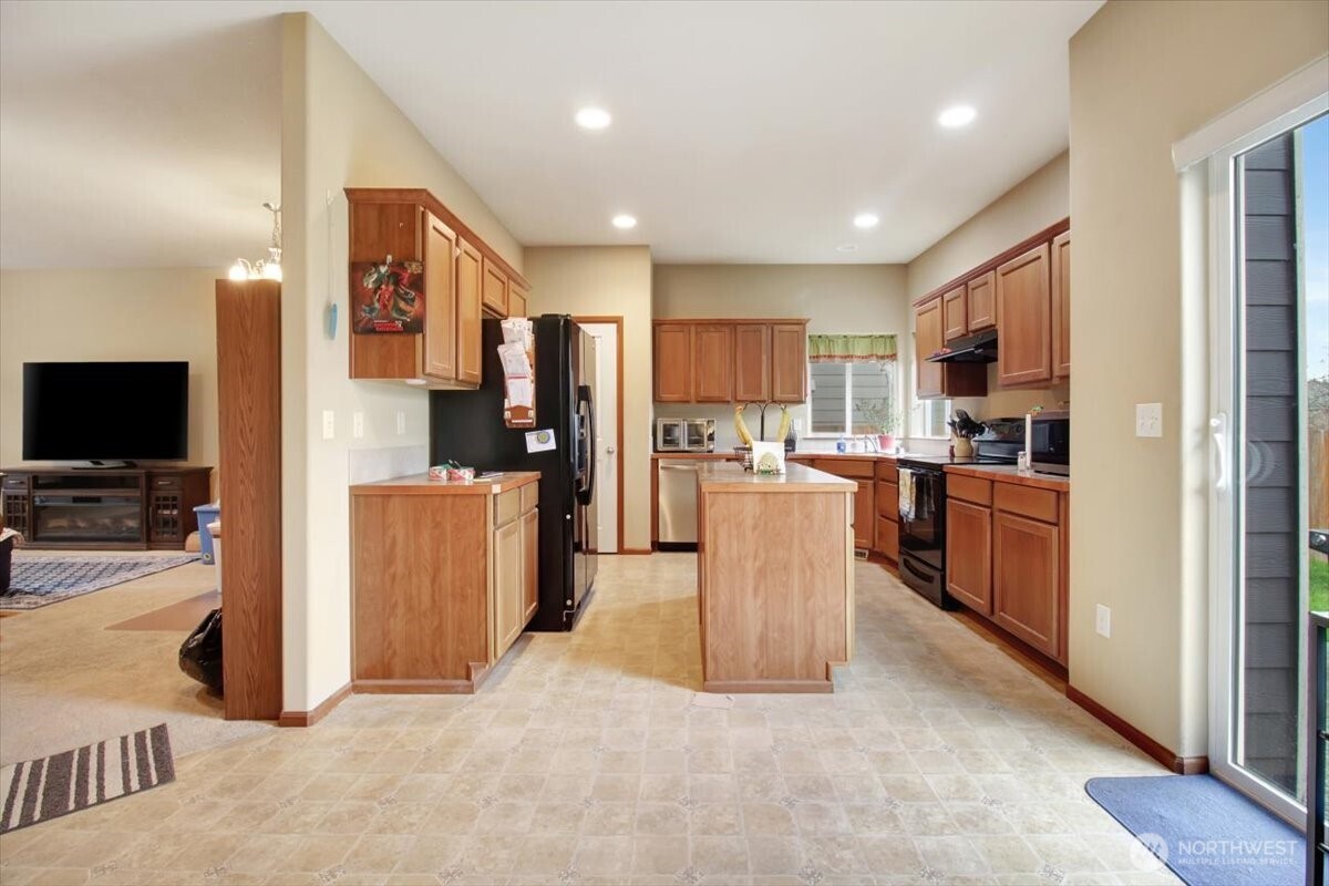 11809 58th Drive NE, Marysville, WA 98271