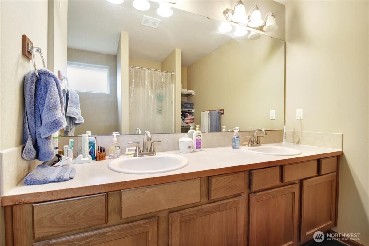 11809 58th Drive NE, Marysville, WA 98271