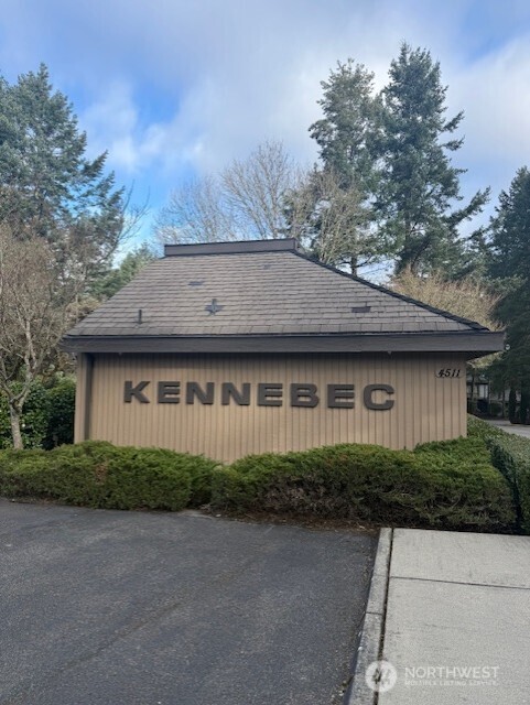 4612 170th Place NE #11, Redmond, WA 98052