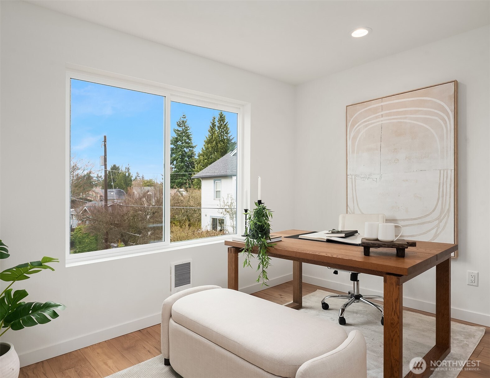 223 NE 75th Street , Seattle, WA 98115