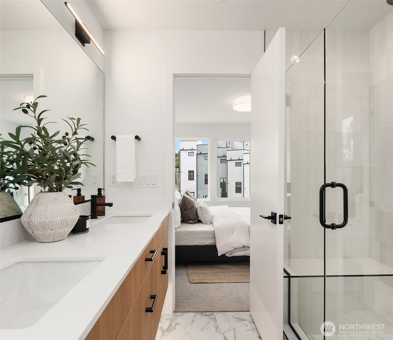 223 NE 75th Street , Seattle, WA 98115