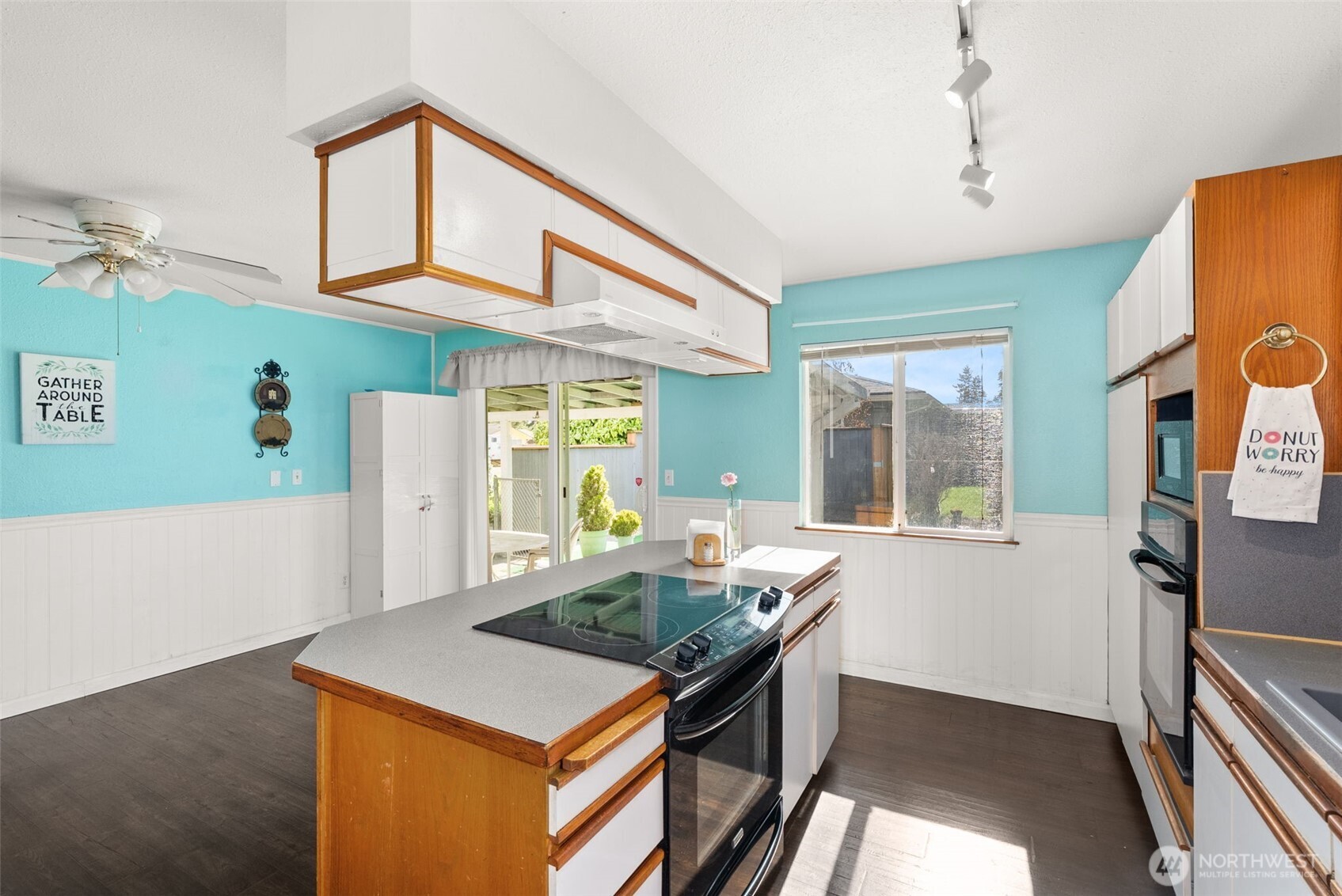 613 Holm Avenue , Montesano, WA 98563