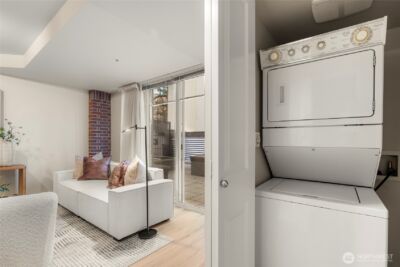 124 Bellevue Avenue E #206, Seattle, WA 98102 - Photo 12