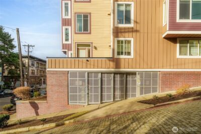 124 Bellevue Avenue E #206, Seattle, WA 98102 - Photo 17