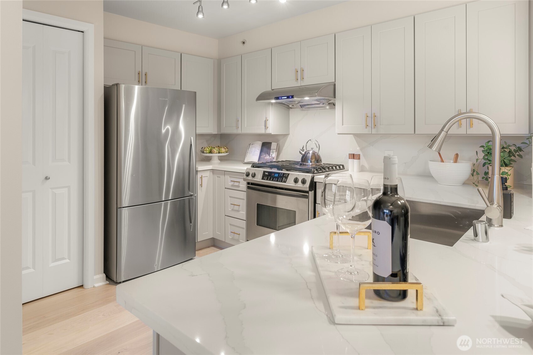 124 Bellevue Avenue E #206, Seattle, WA 98102