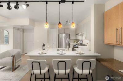 124 Bellevue Avenue E #206, Seattle, WA 98102 - Photo 8