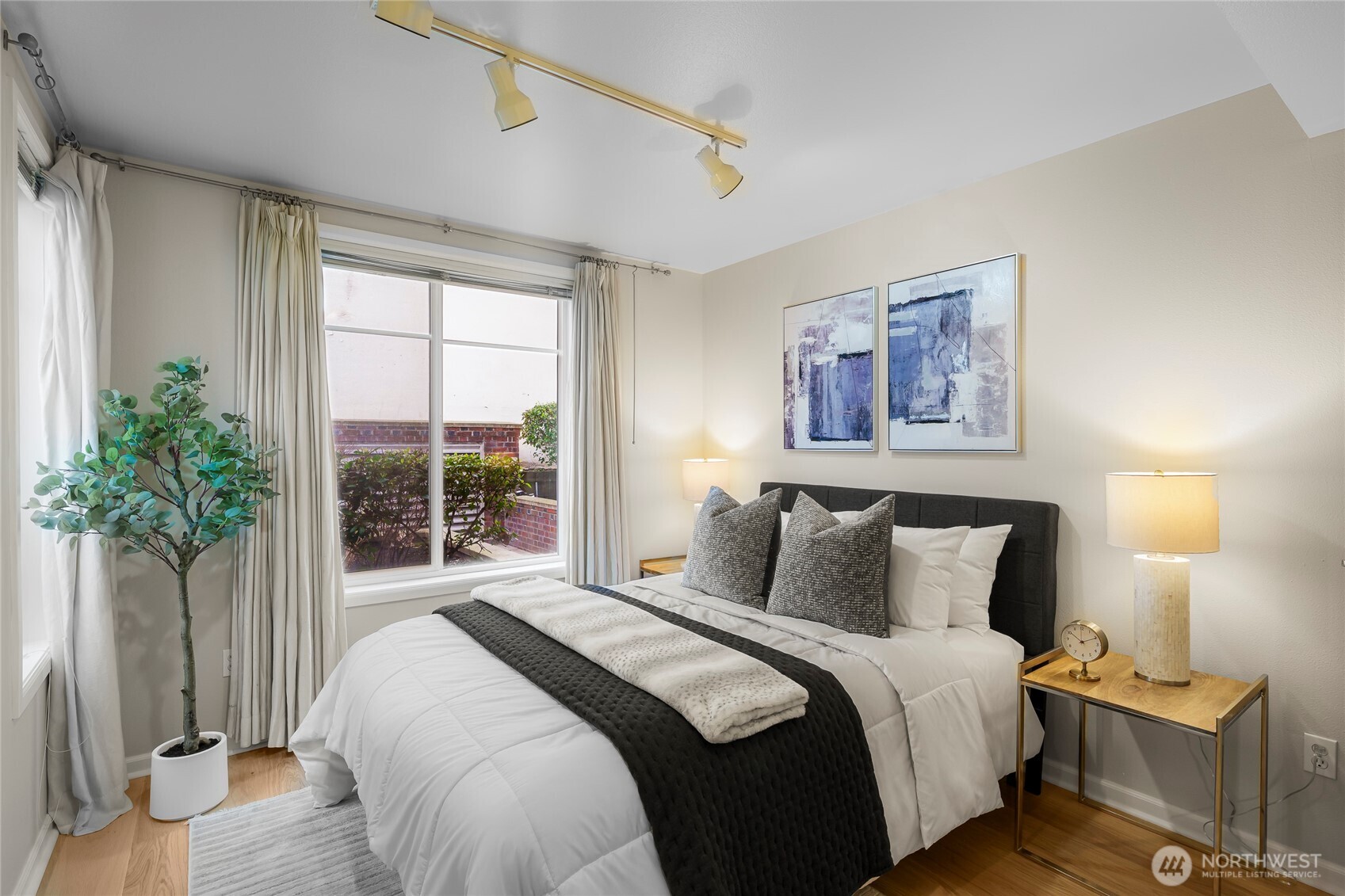 124 Bellevue Avenue E #206, Seattle, WA 98102