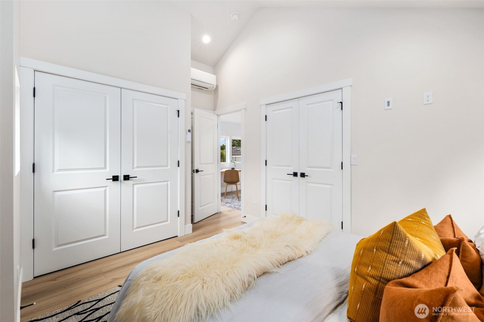 9692 51st Avenue S, Seattle, WA 98118