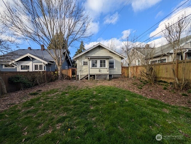 2726 S 14th Street , Tacoma, WA 98405