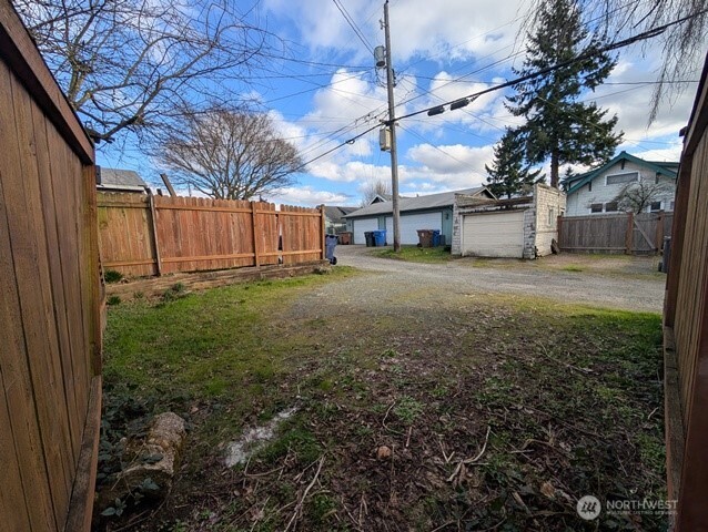 2726 S 14th Street , Tacoma, WA 98405