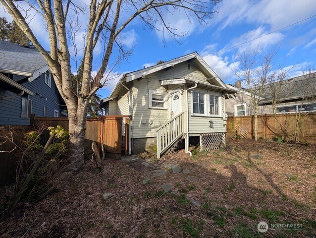 2726 S 14th Street , Tacoma, WA 98405