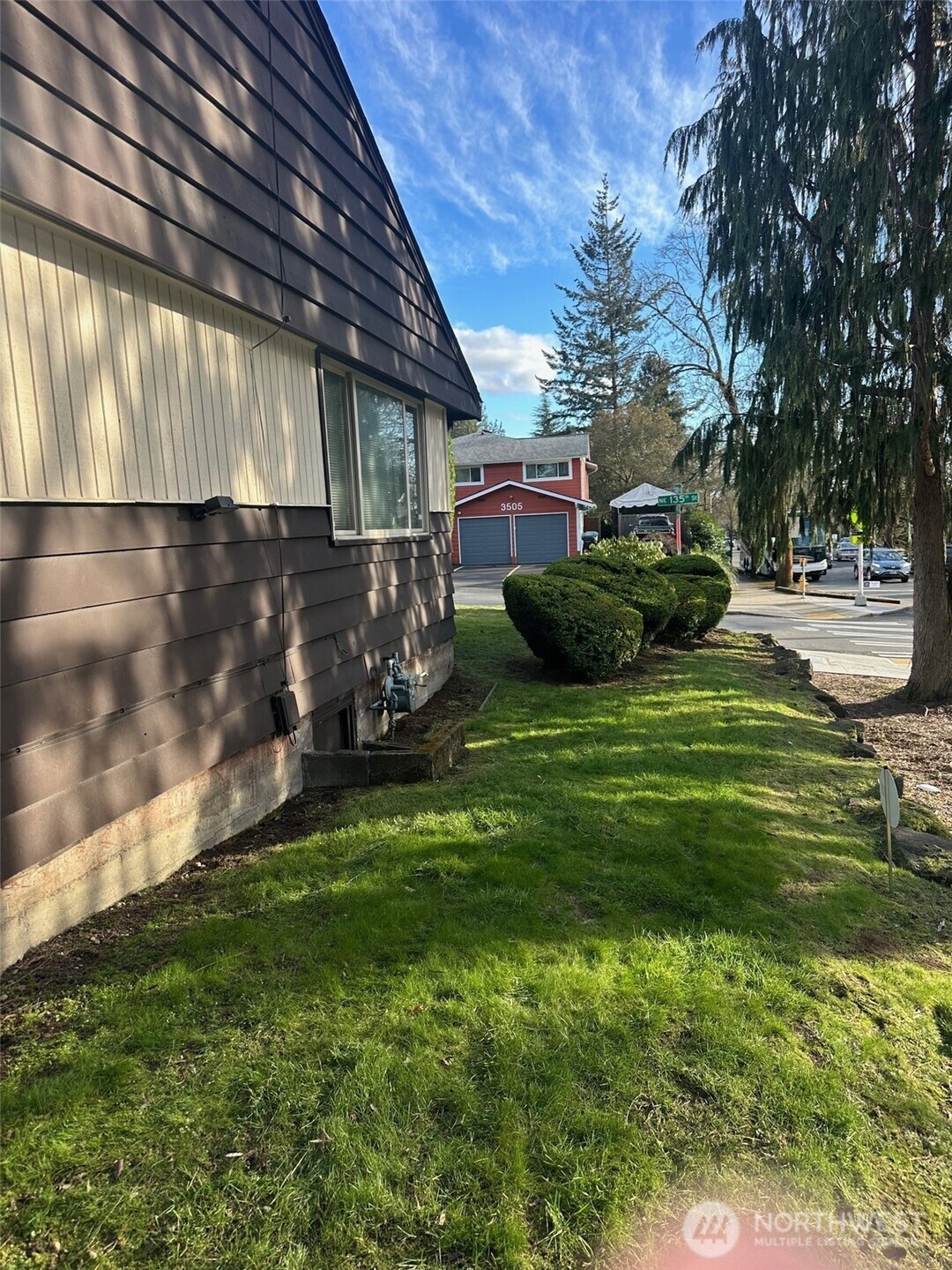 3504 NE 135th Street , Seattle, WA 98125