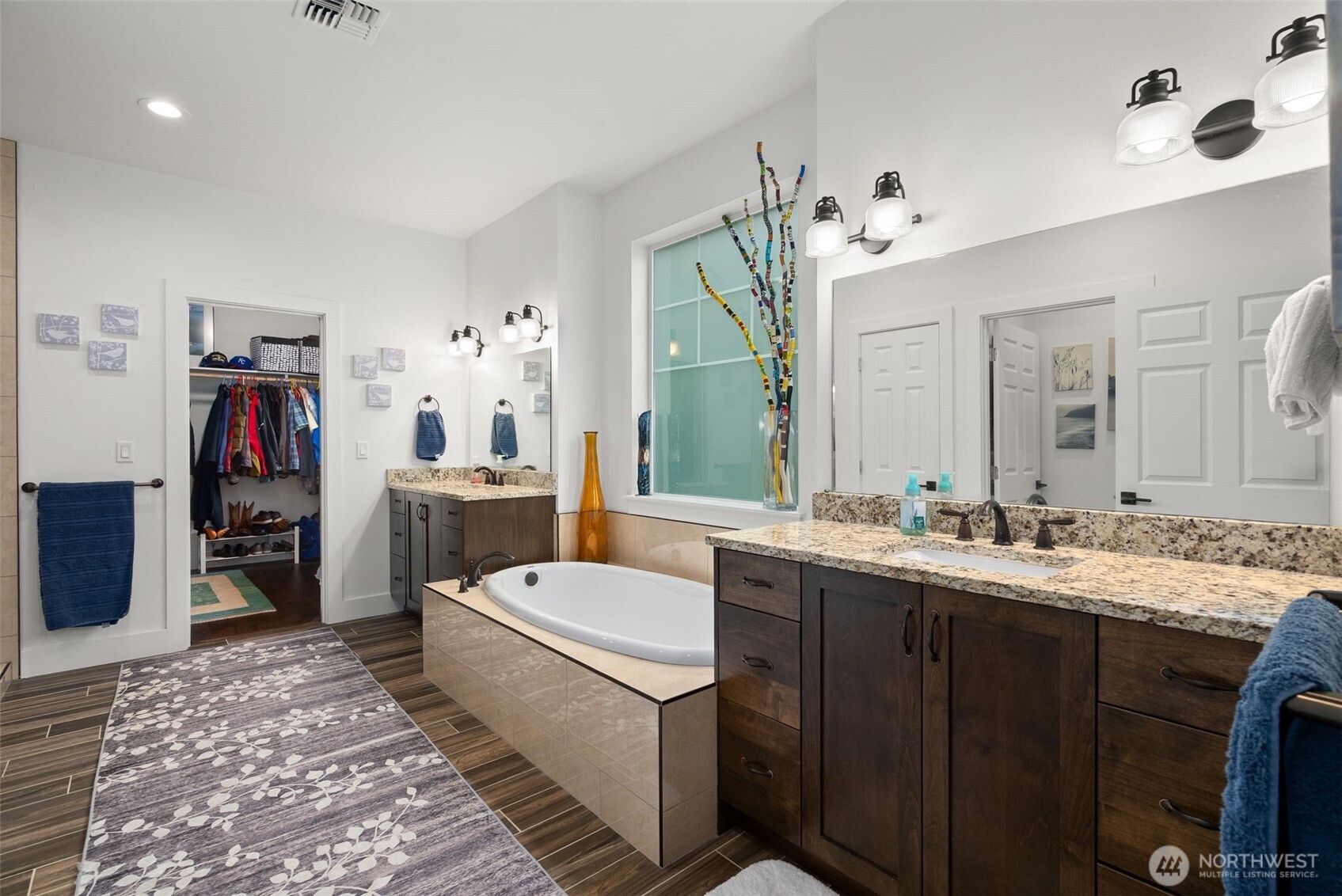 20 Dunsmuir Road , Port Ludlow, WA 98365-6726