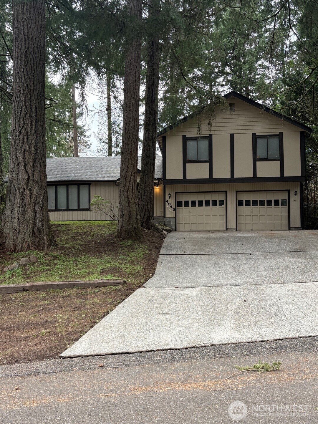 4343 Highline Drive SE, Olympia, WA 98501-4361