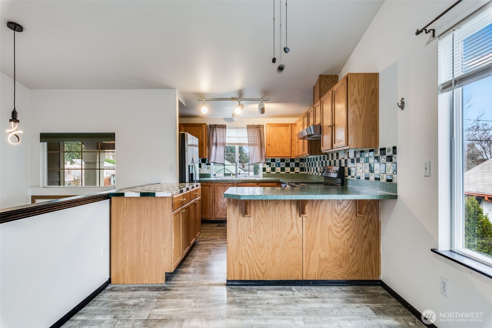 7423 S Pine Street , Tacoma, WA 98409