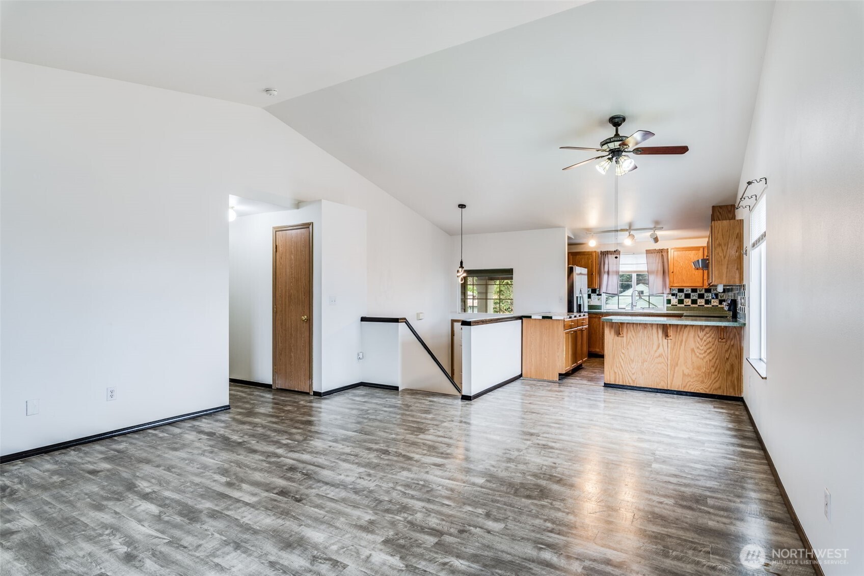 7423 S Pine Street , Tacoma, WA 98409