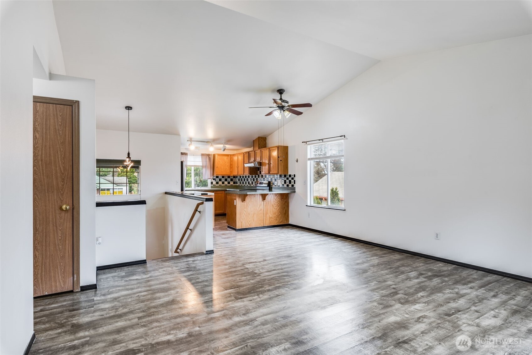 7423 S Pine Street , Tacoma, WA 98409