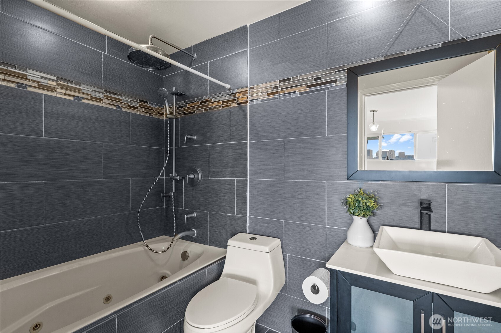 1214 Taylor Avenue N #401, Seattle, WA 98109