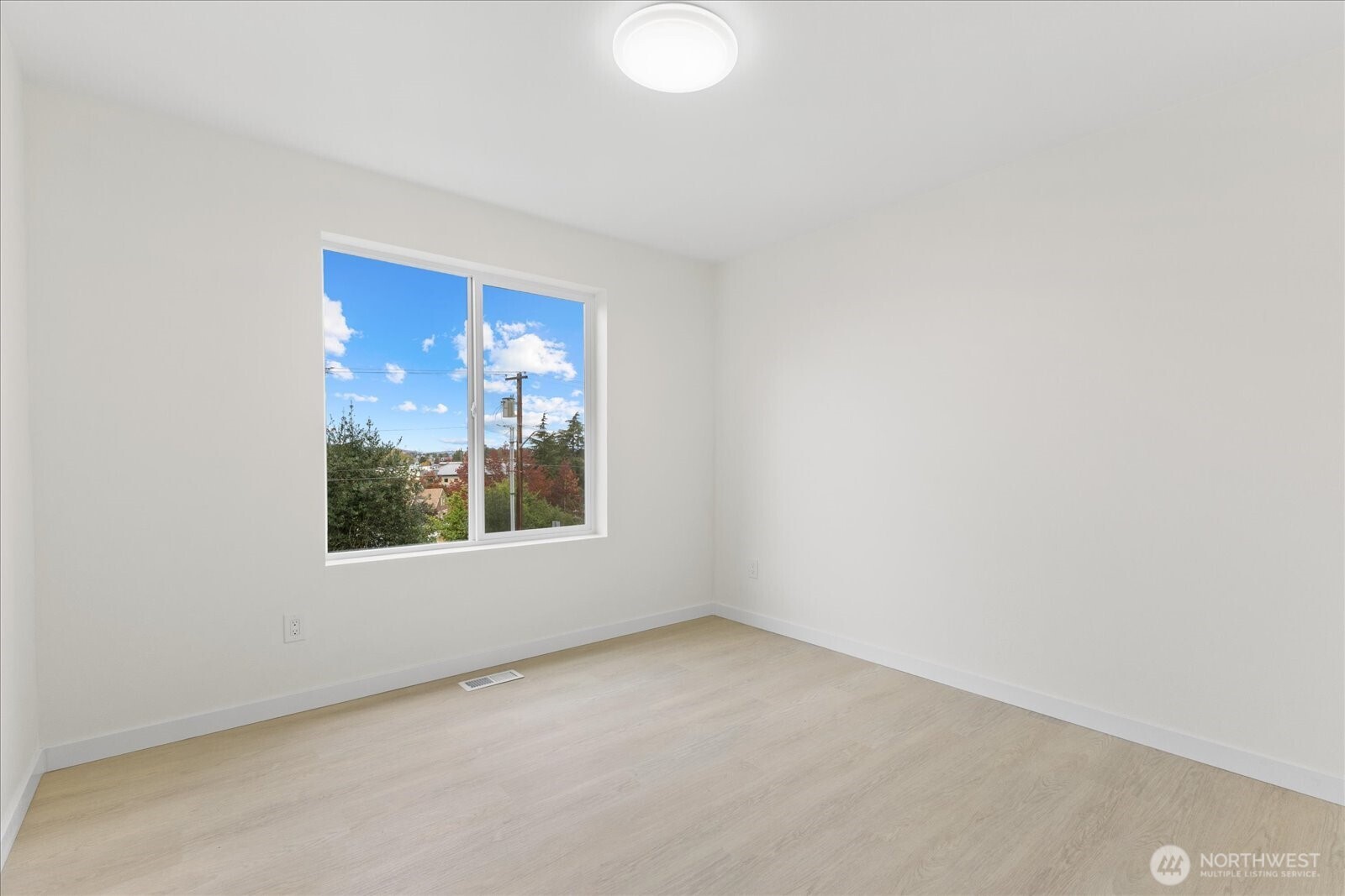 422 E Titus , Kent, WA 98030