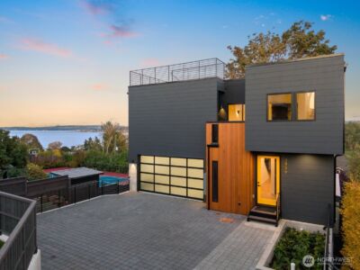 3856 Cascadia Avenue S, Seattle, WA 98118 - Photo 2