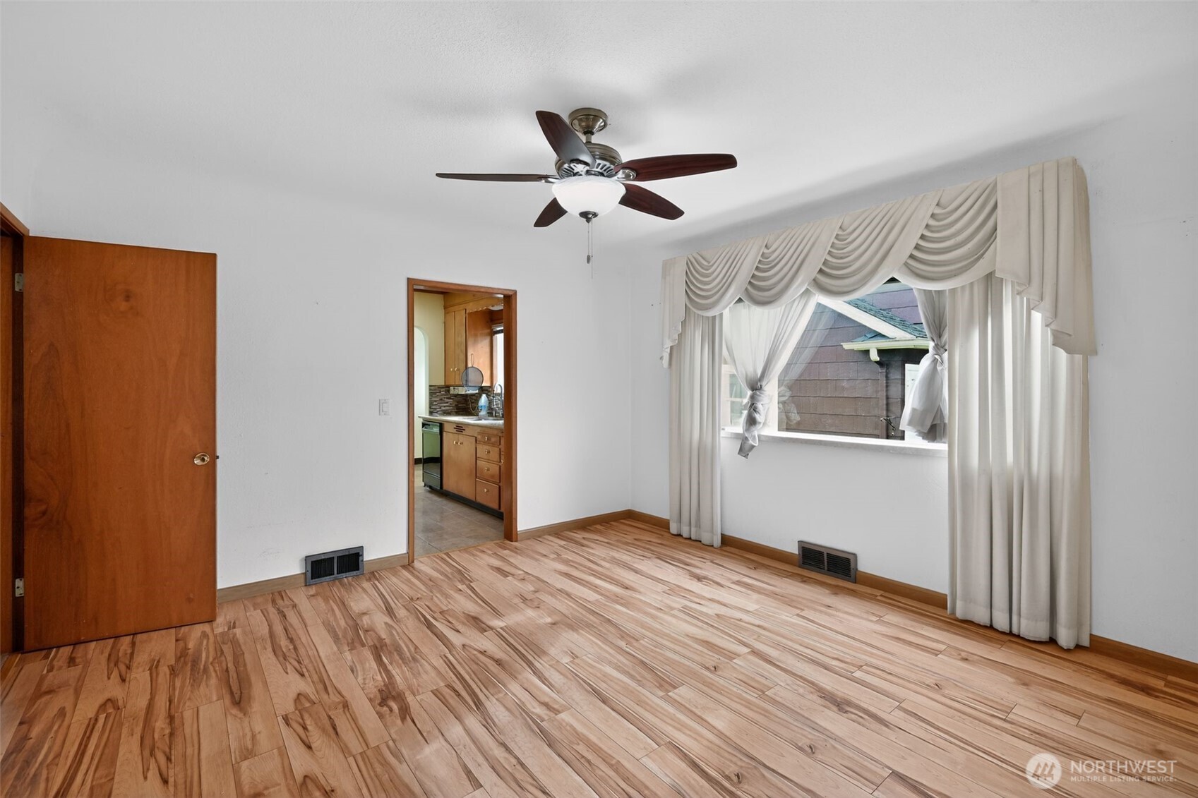 2004 30th Avenue S, Seattle, WA 98144