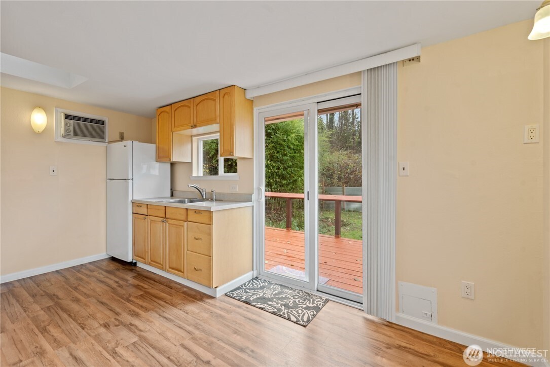 10904 49th Ave S , Tukwila, WA 98178