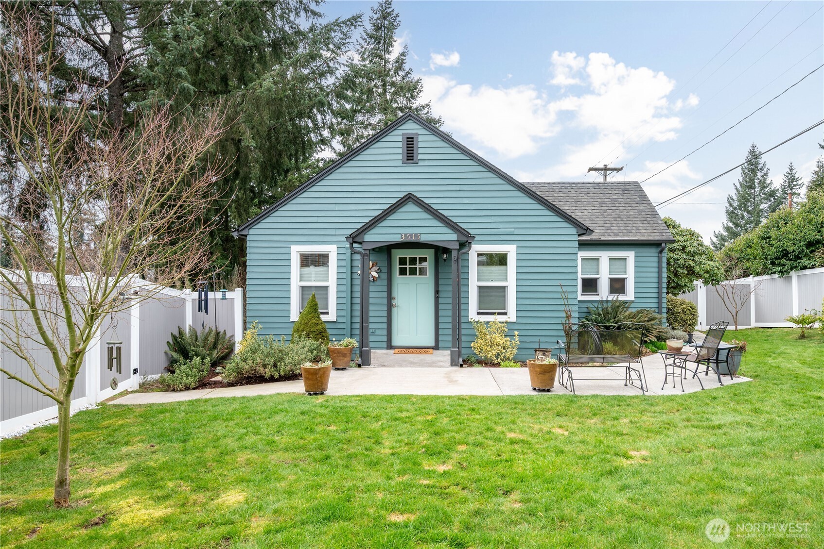 3515 Columbia Heights Road , Longview, WA 98632