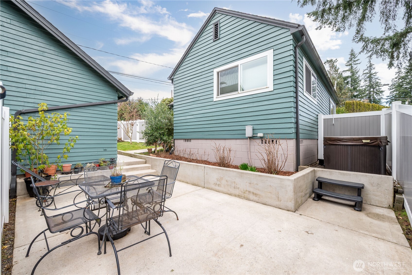 3515 Columbia Heights Road , Longview, WA 98632