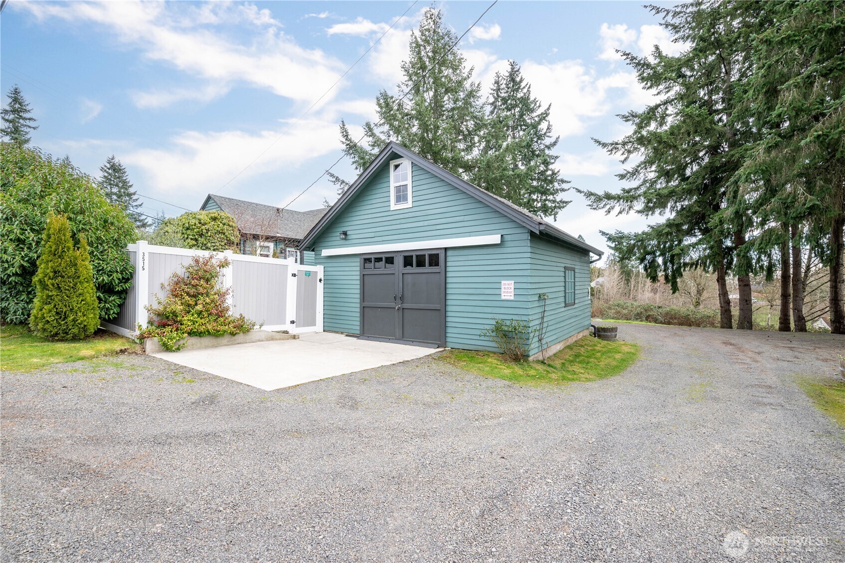 3515 Columbia Heights Road , Longview, WA 98632