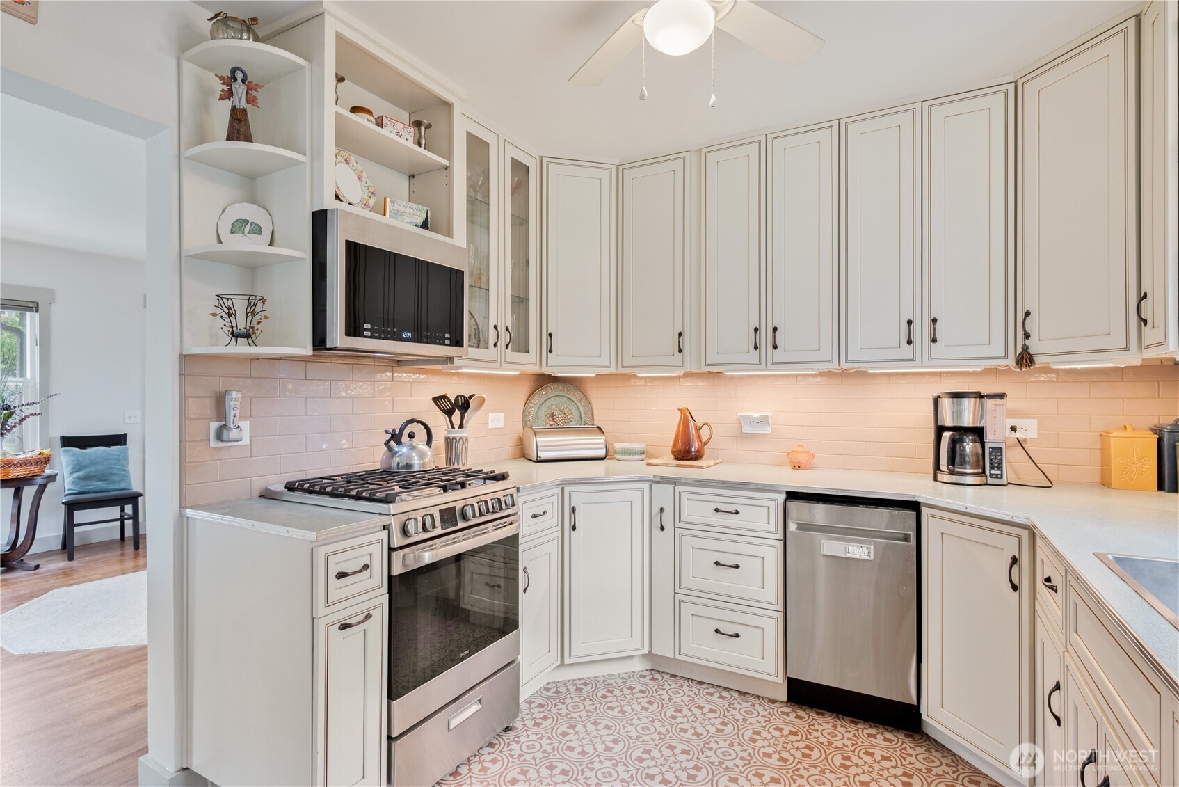 3515 Columbia Heights Road , Longview, WA 98632