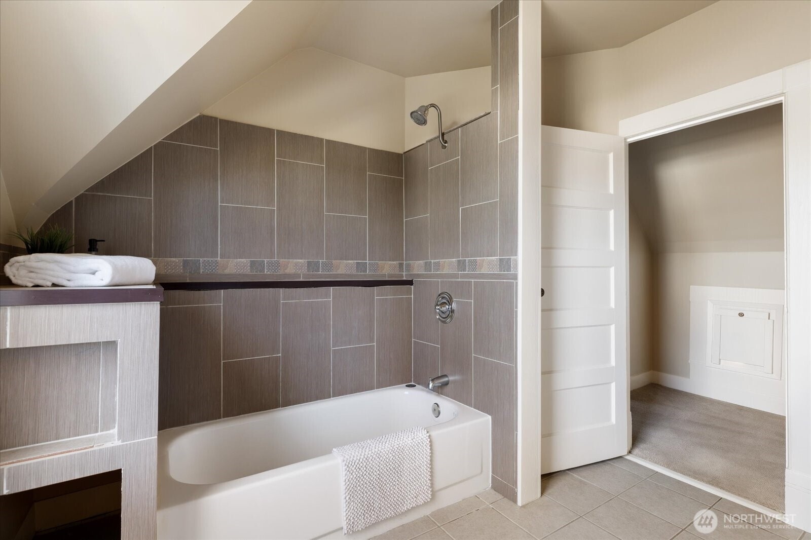 220 Morris Street , La Conner, WA 98257