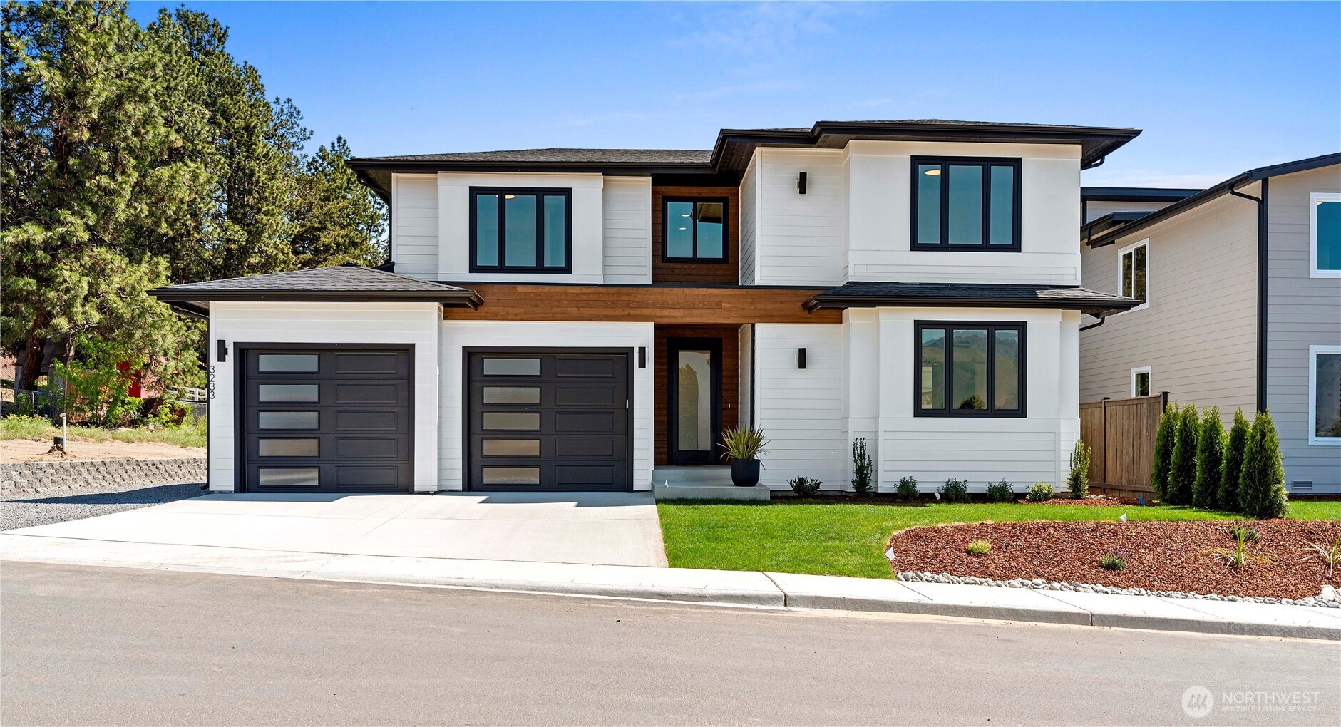 3233 NW Brianna Avenue , East Wenatchee, WA 98802