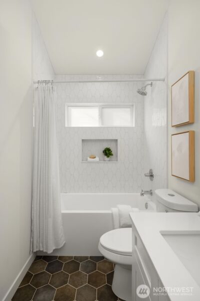 14321 C Interlake Avenue N, Seattle, WA 98133 - Photo 24