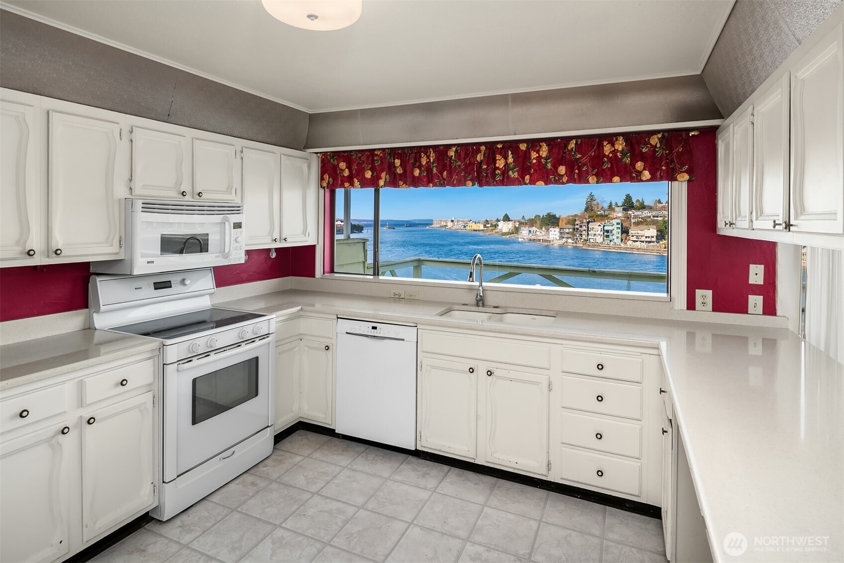 3606 W Commodore Way , Seattle, WA 98199