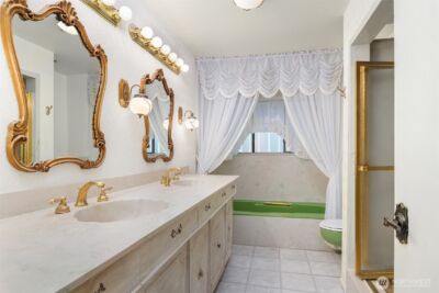 3606 W Commodore Way , Seattle, WA 98199 - Photo 19