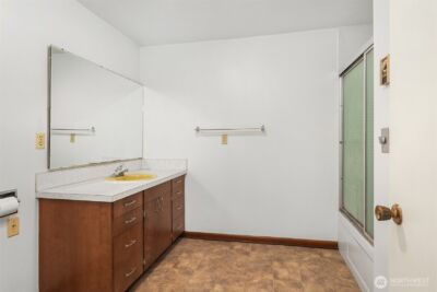 3606 W Commodore Way , Seattle, WA 98199 - Photo 27