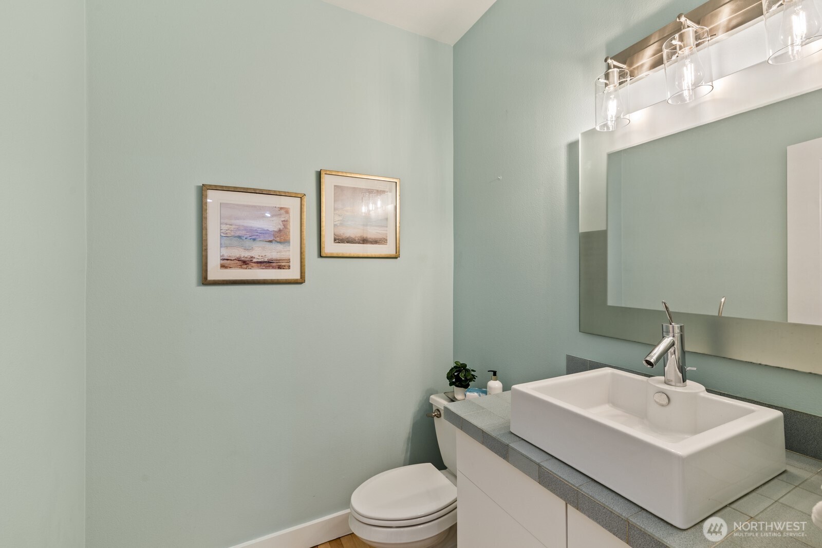 622 9th Avenue S, Kirkland, WA 98033