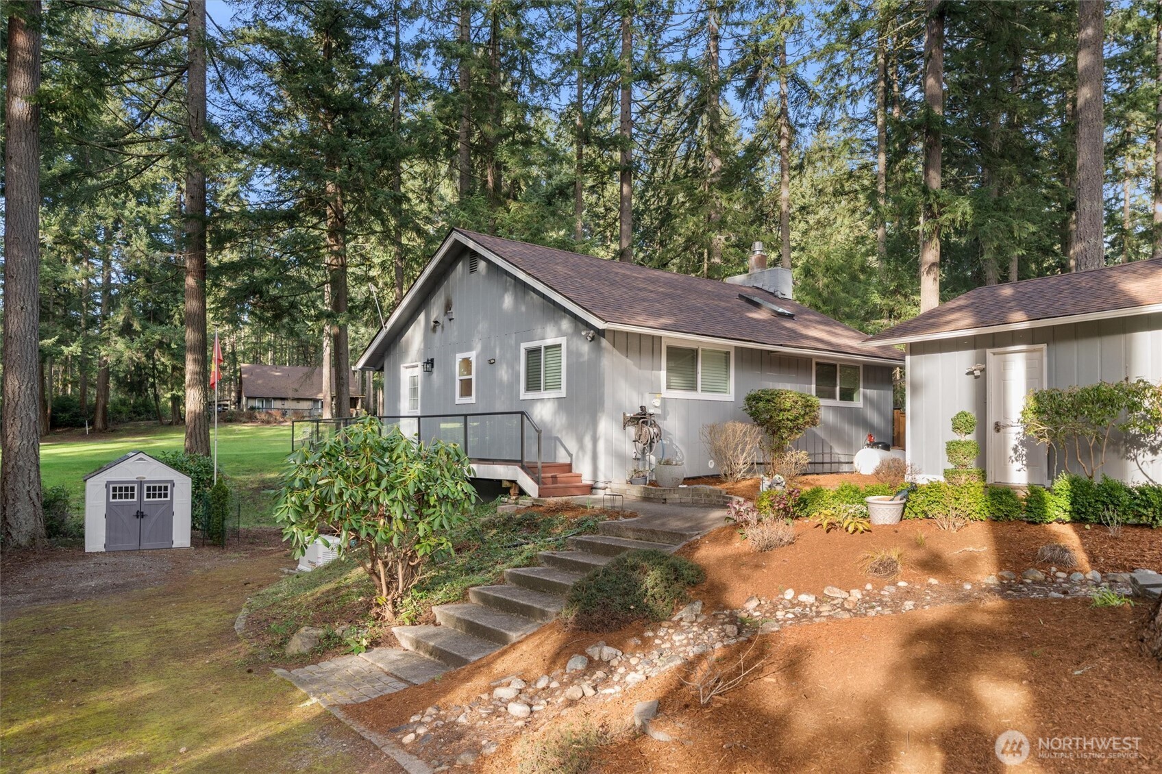 11001 Pioneer Drive , Anderson Island, WA 98303