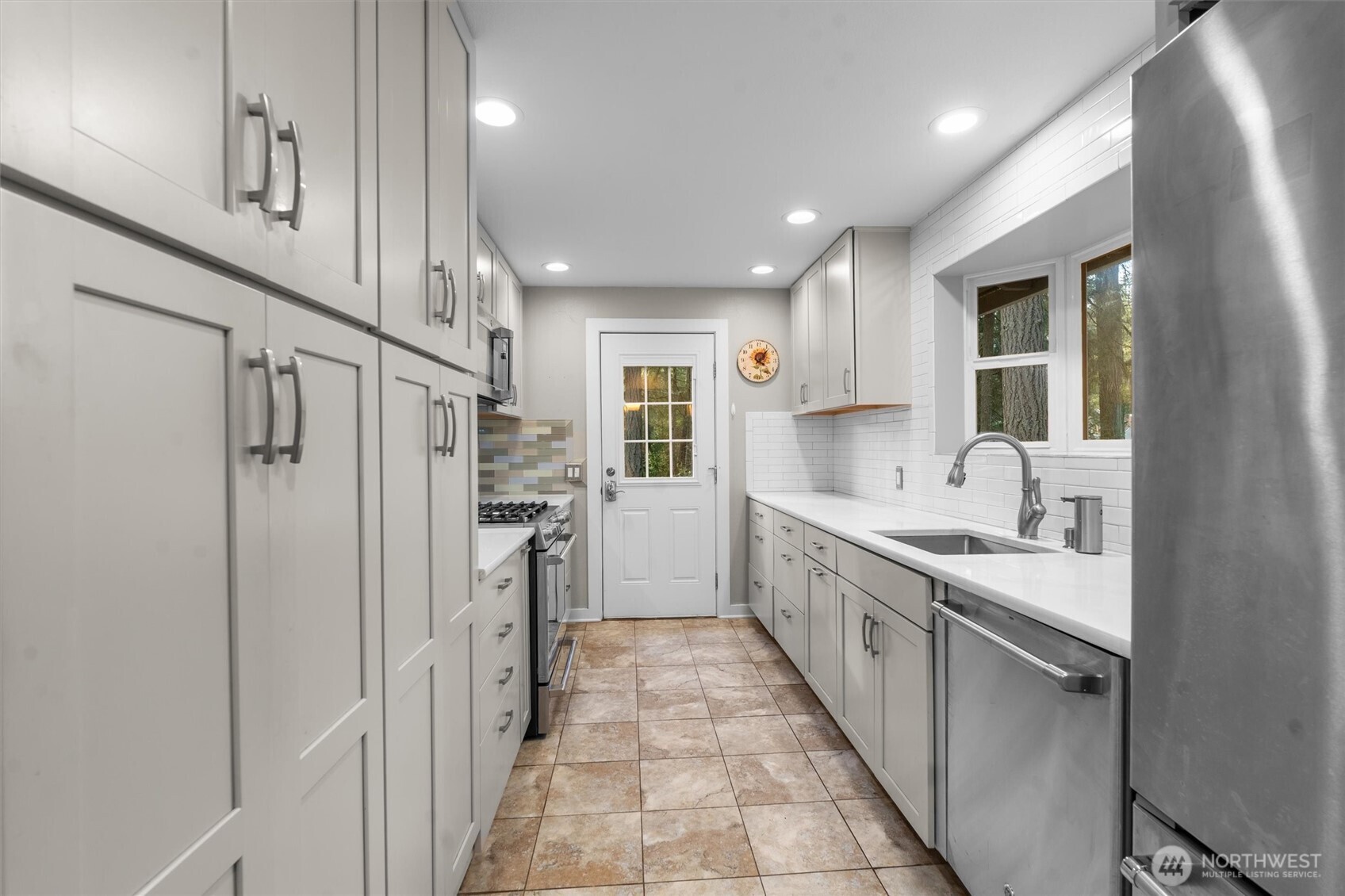 11001 Pioneer Drive , Anderson Island, WA 98303