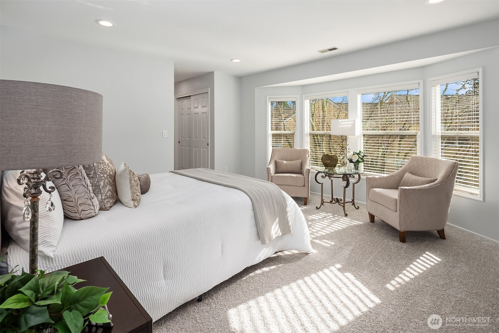 22030 SE 40th Court , Issaquah, WA 98029