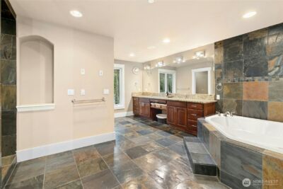 18634 92nd Avenue NE, Bothell, WA 98011 - Photo 27
