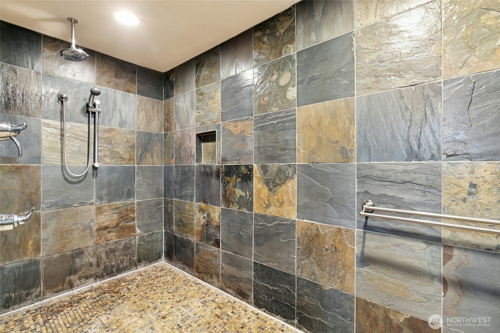 18634 92nd Avenue NE, Bothell, WA 98011