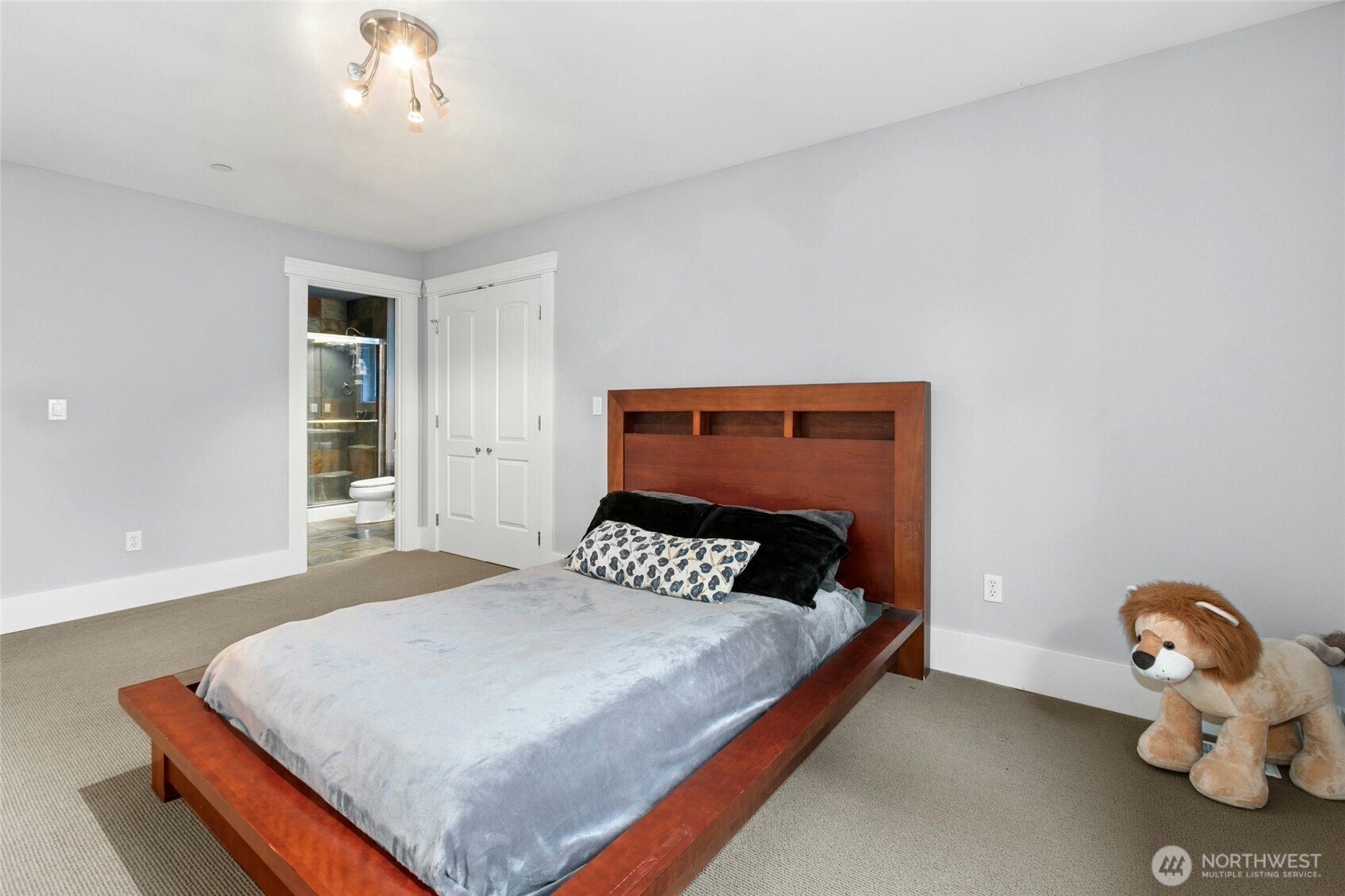 18634 92nd Avenue NE, Bothell, WA 98011