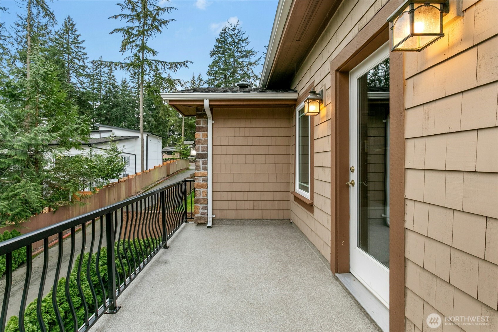 18634 92nd Avenue NE, Bothell, WA 98011