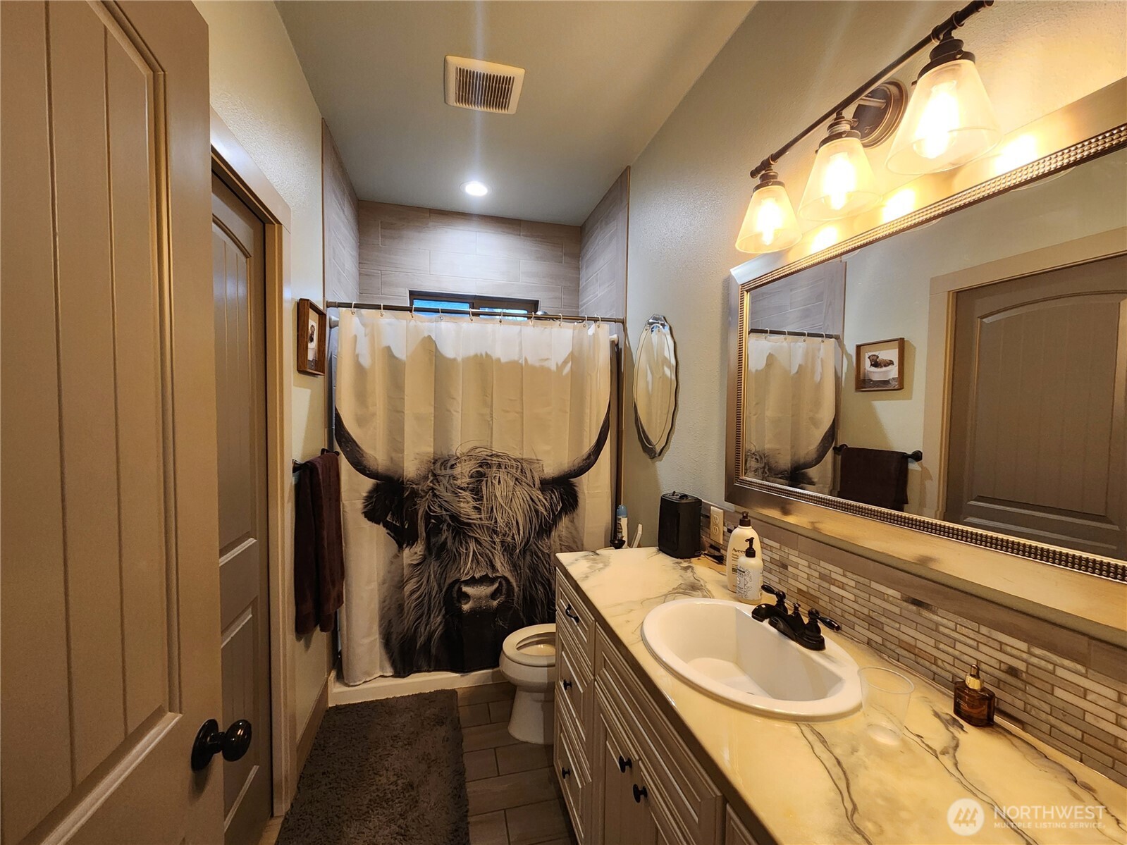 1054 Lower Madison , Republic, WA 99166
