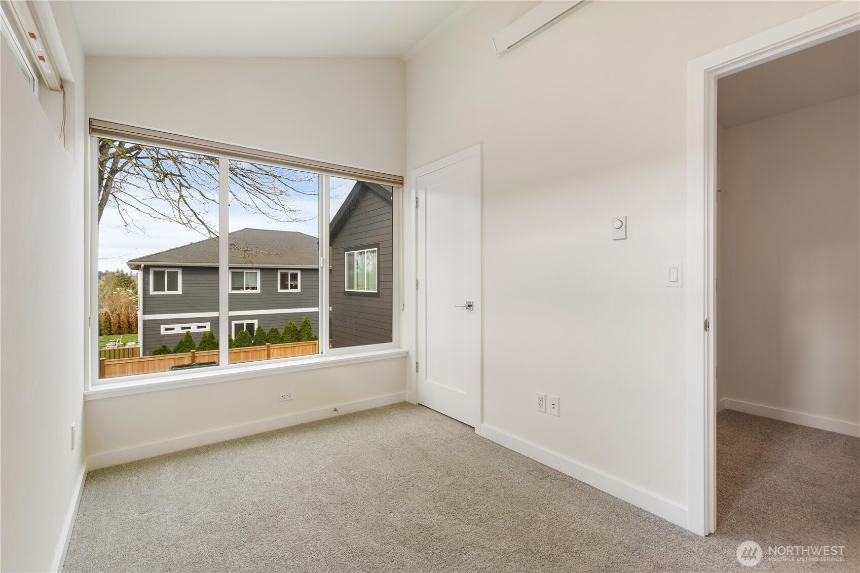 115 N 105th Street #B, Seattle, WA 98133